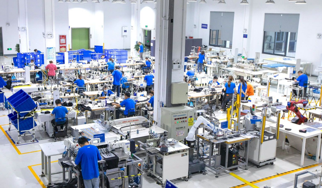 物联网技术驱动下的阿里犀牛智造工厂 精英技术团队引领智能制造创新